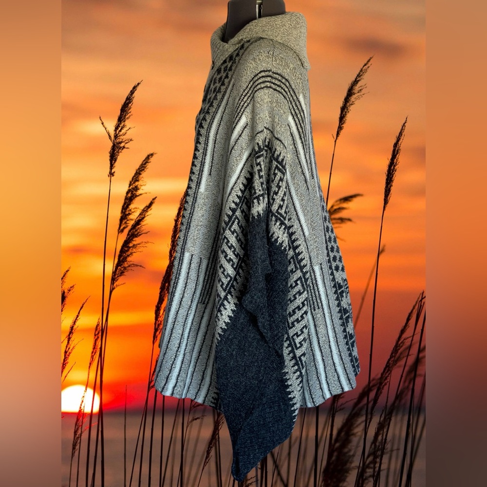 Yaira Pullover Tribal Print Knit Poncho - Picture 2 of 5